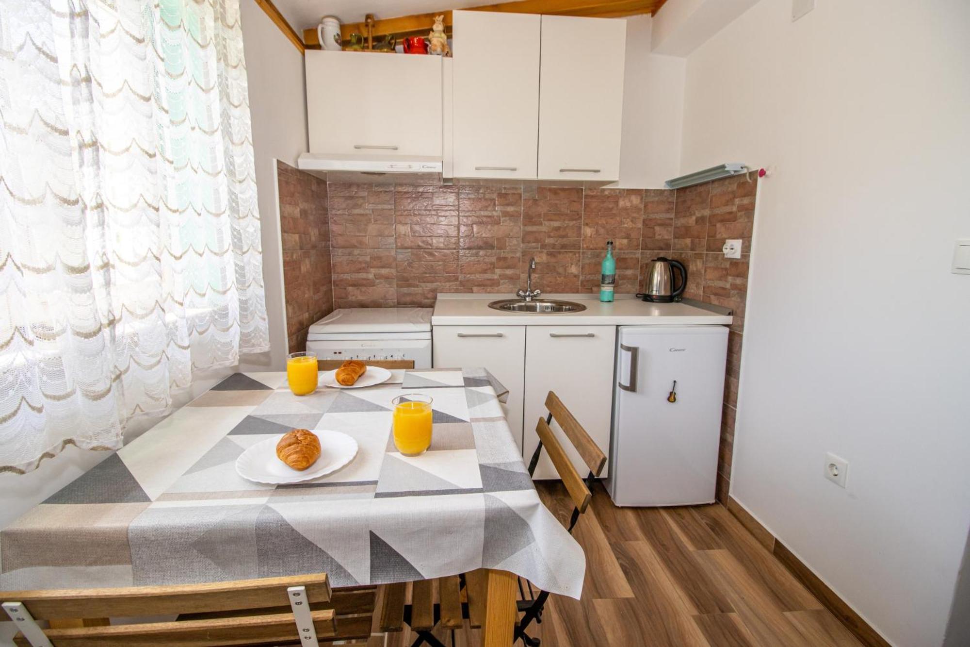 Apartments Good Vibrations Rozat Habitación foto